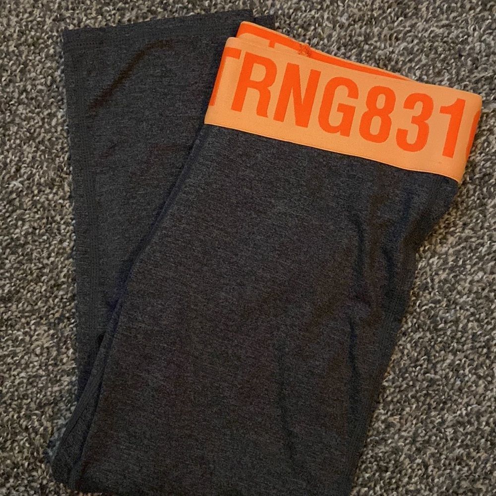 H&M workout capris with orange waistband Size Small
